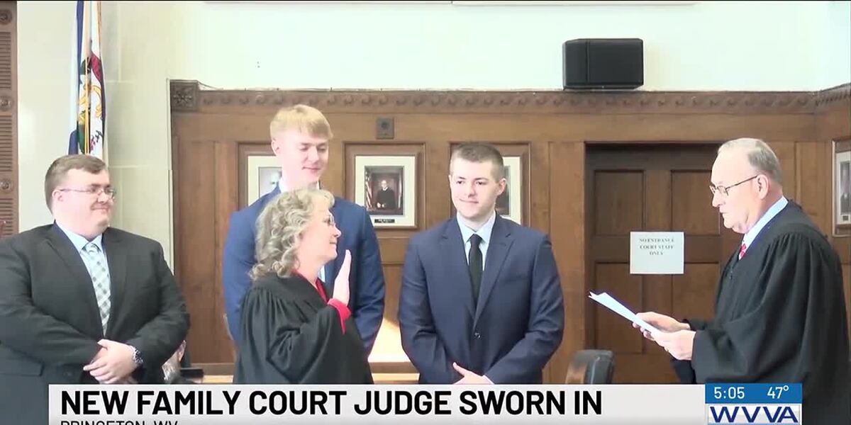 Judge Kester Angela Walters swears-in as 12th circuit family court judge for Mercer ...