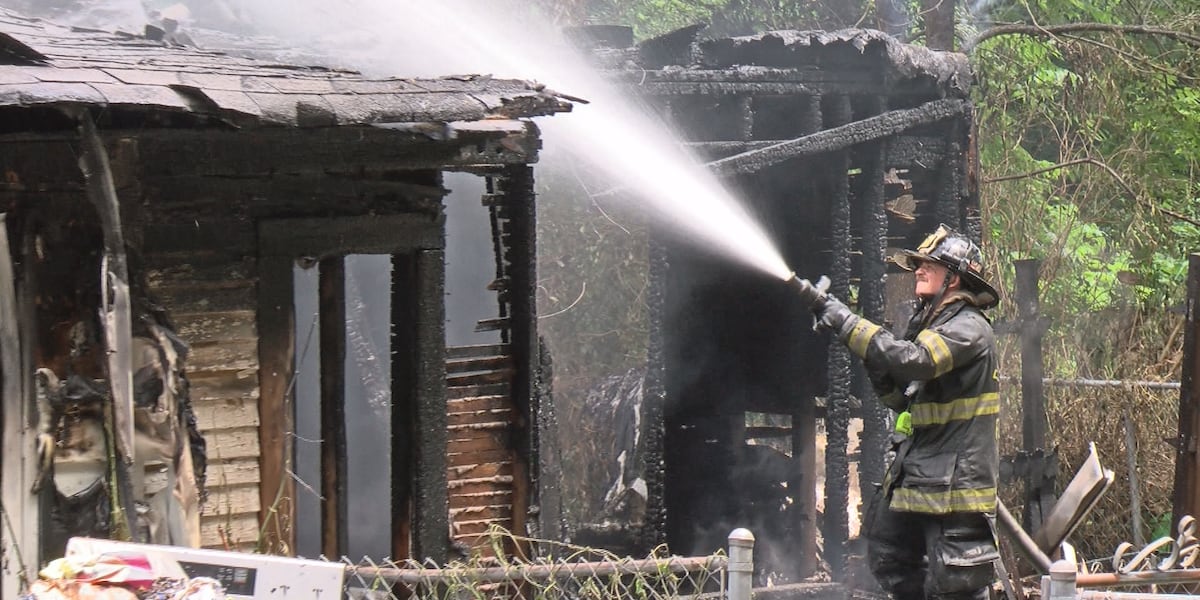 Fire breaks out at vacant house in Midway